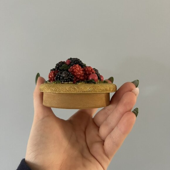 Our America Gift The Original Mixed Berry Candle Topper 1998 Vintage Berries - Picture 5 of 7